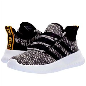 Adidas Kaptir K Boys' size 2 Kids